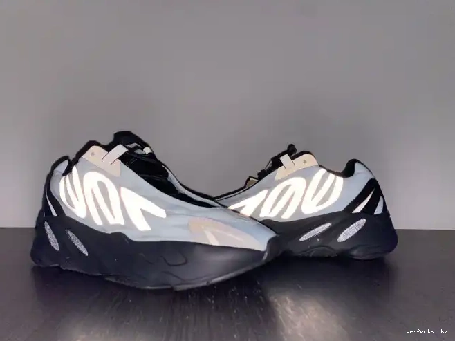 Blue MNVN Tint Boost Yeezy GZ0711 Adidas 700 0609